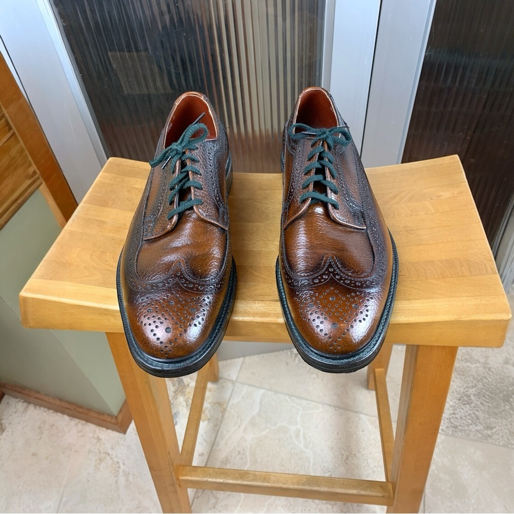 Men's Dark Brown Leather Wingtip Oxford Dress Shoes - Picture 4 of 16